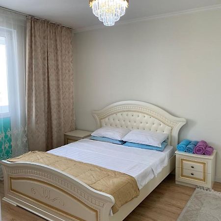 Apartment In Almaty Extérieur photo