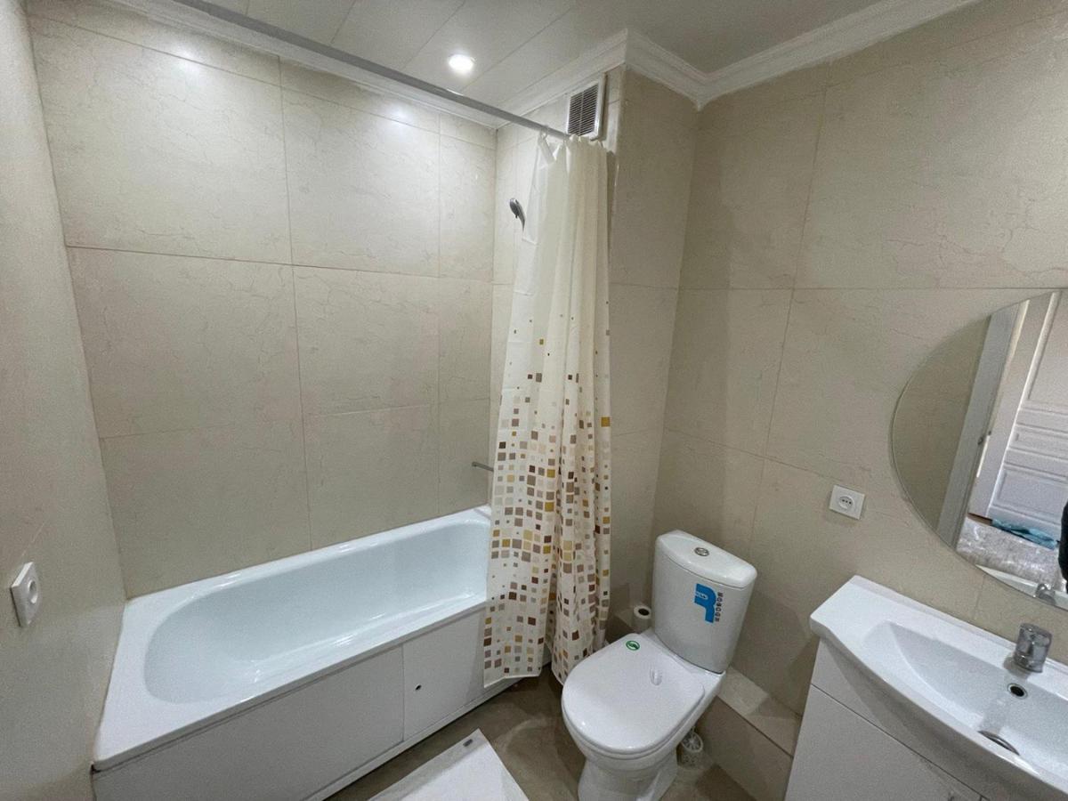 Apartment In Almaty Extérieur photo