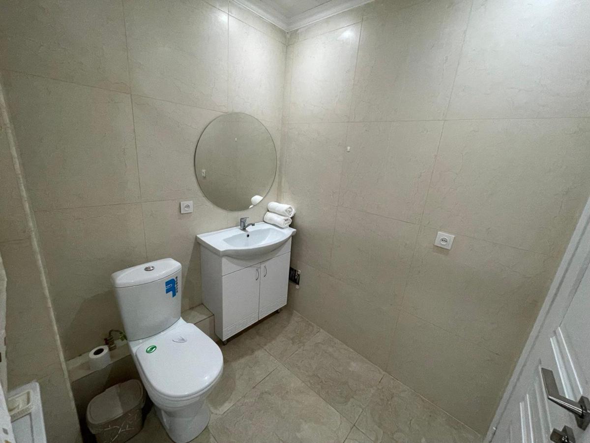 Apartment In Almaty Extérieur photo