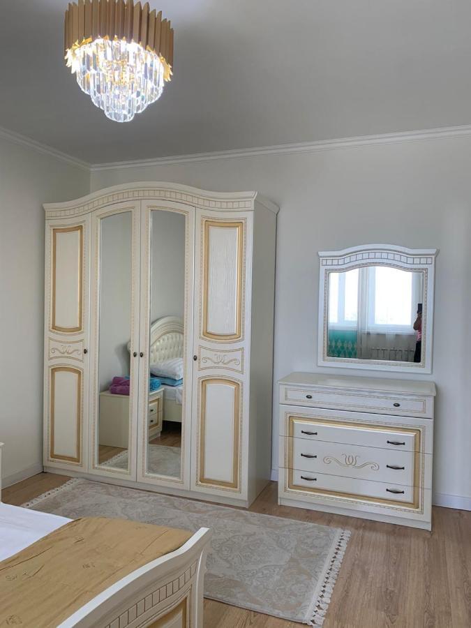 Apartment In Almaty Extérieur photo